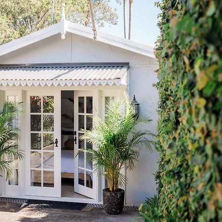 Studio 26: Central, Hampton'S Poolside Hideaway Coffs Harbour Extérieur photo