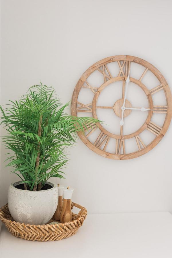 Studio 26: Central, Hampton'S Poolside Hideaway Coffs Harbour Extérieur photo